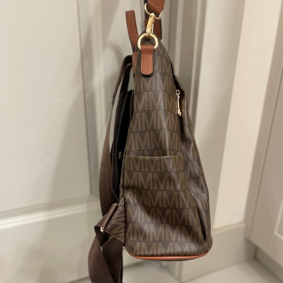 Vegan leather MARCO backpack purse - Picture 8 of 9